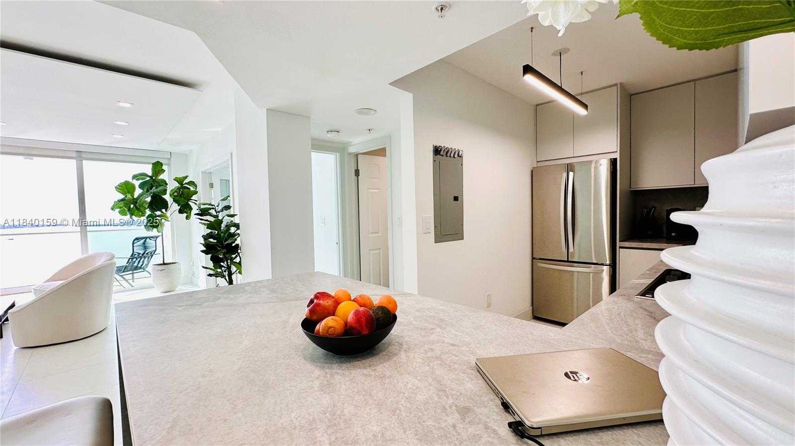 Small Image of 800 CLAUGHTON ISLAND DR #1903, Miami Number 6