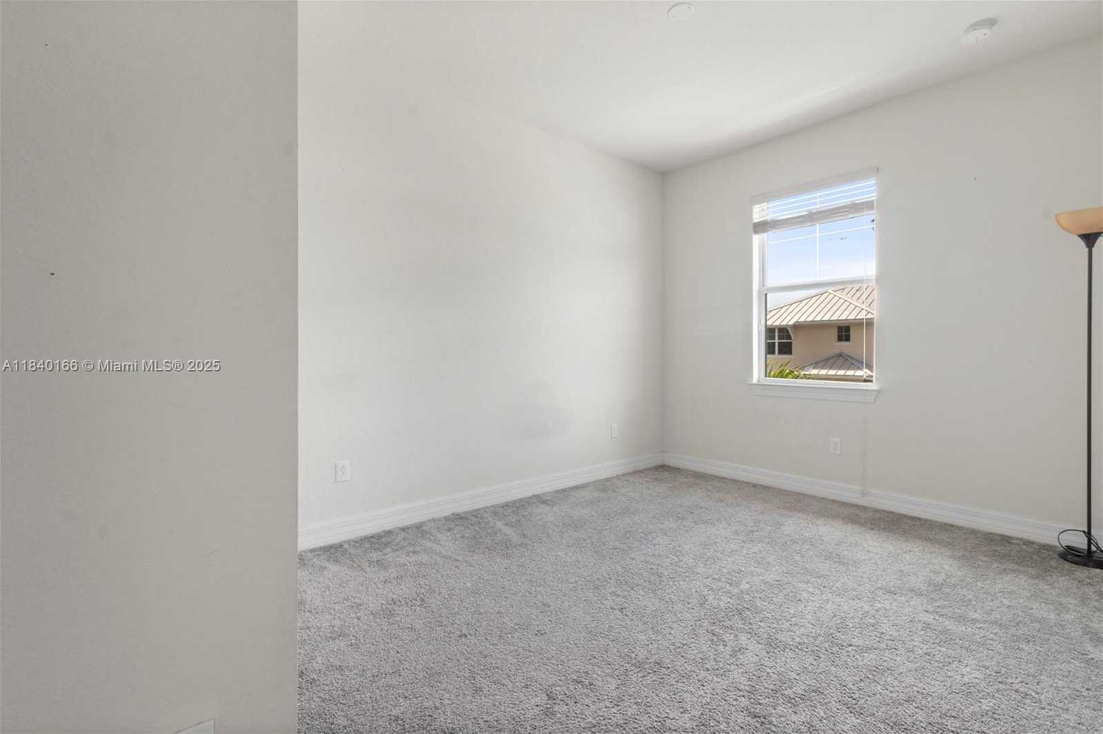 Small Image of 5140 EUCALYPTUS DR #3, Hollywood Number 12