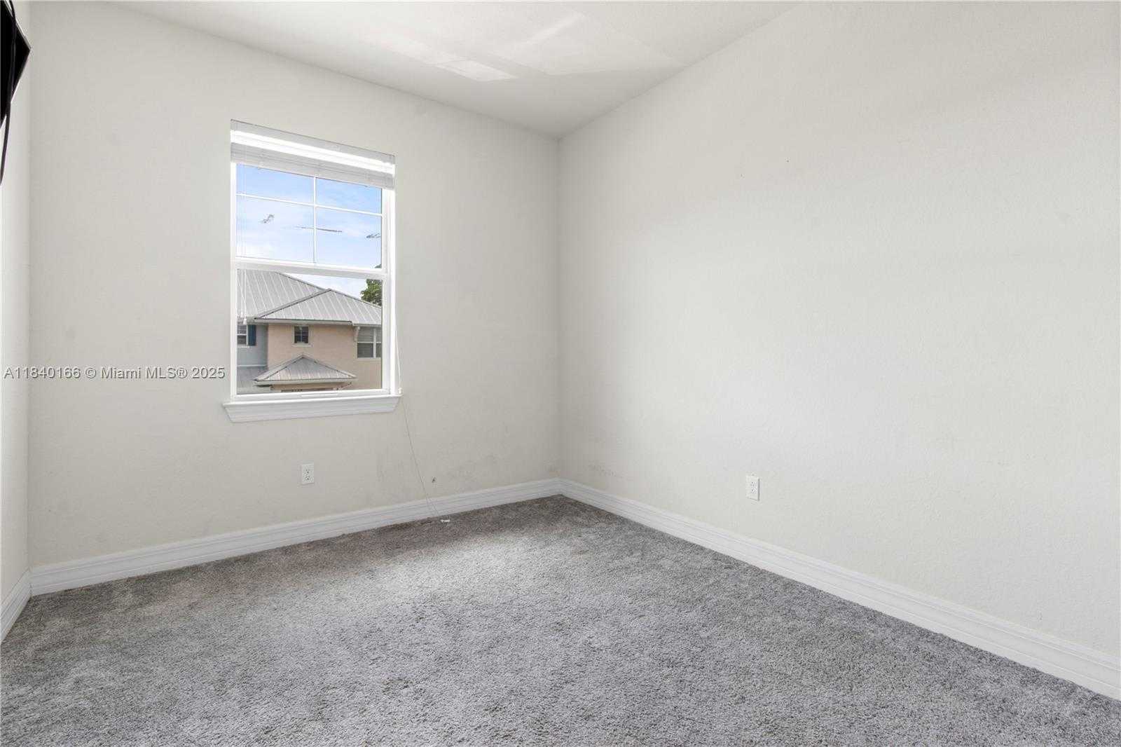 Small Image of 5140 EUCALYPTUS DR #3, Hollywood Number 14