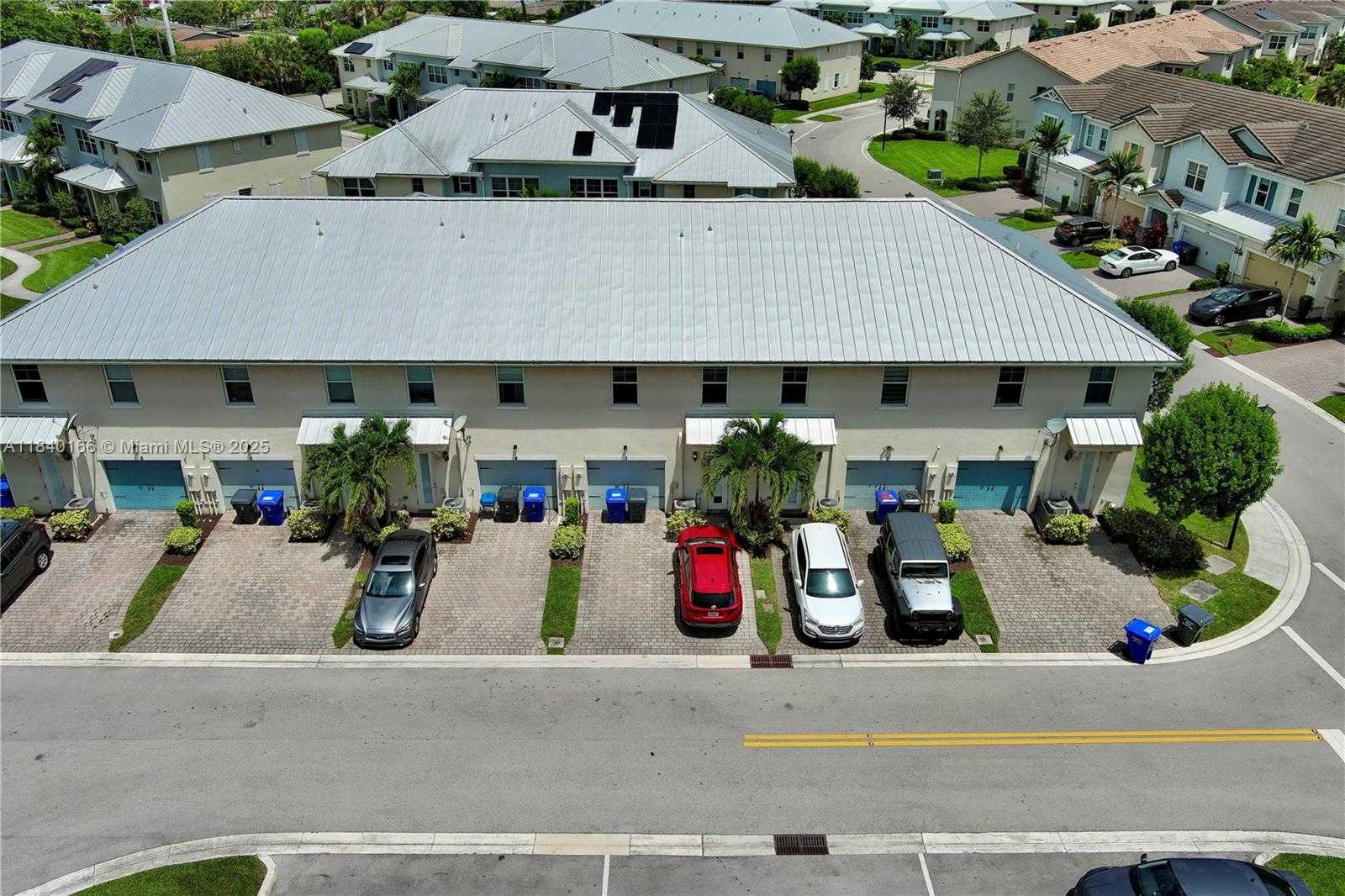 Small Image of 5140 EUCALYPTUS DR #3, Hollywood Number 21