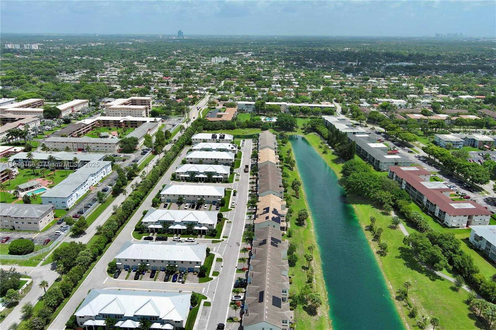 Small Image of 5140 EUCALYPTUS DR #3, Hollywood Number 23