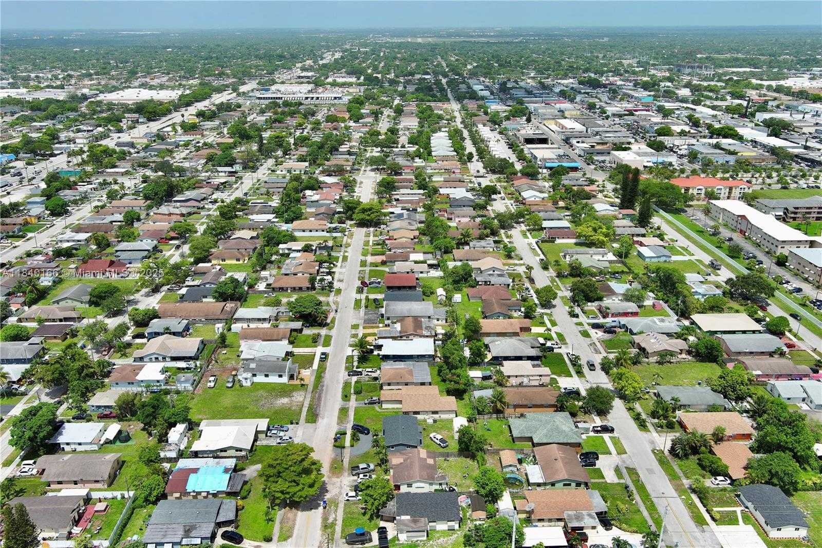 Small Image of 5140 EUCALYPTUS DR #3, Hollywood Number 24