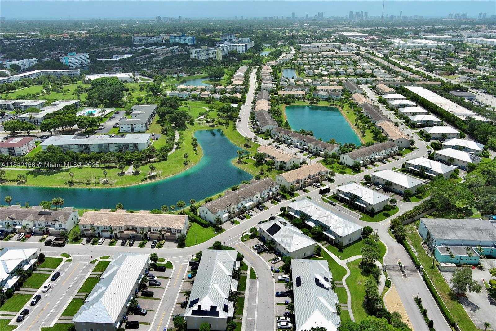 Small Image of 5140 EUCALYPTUS DR #3, Hollywood Number 25