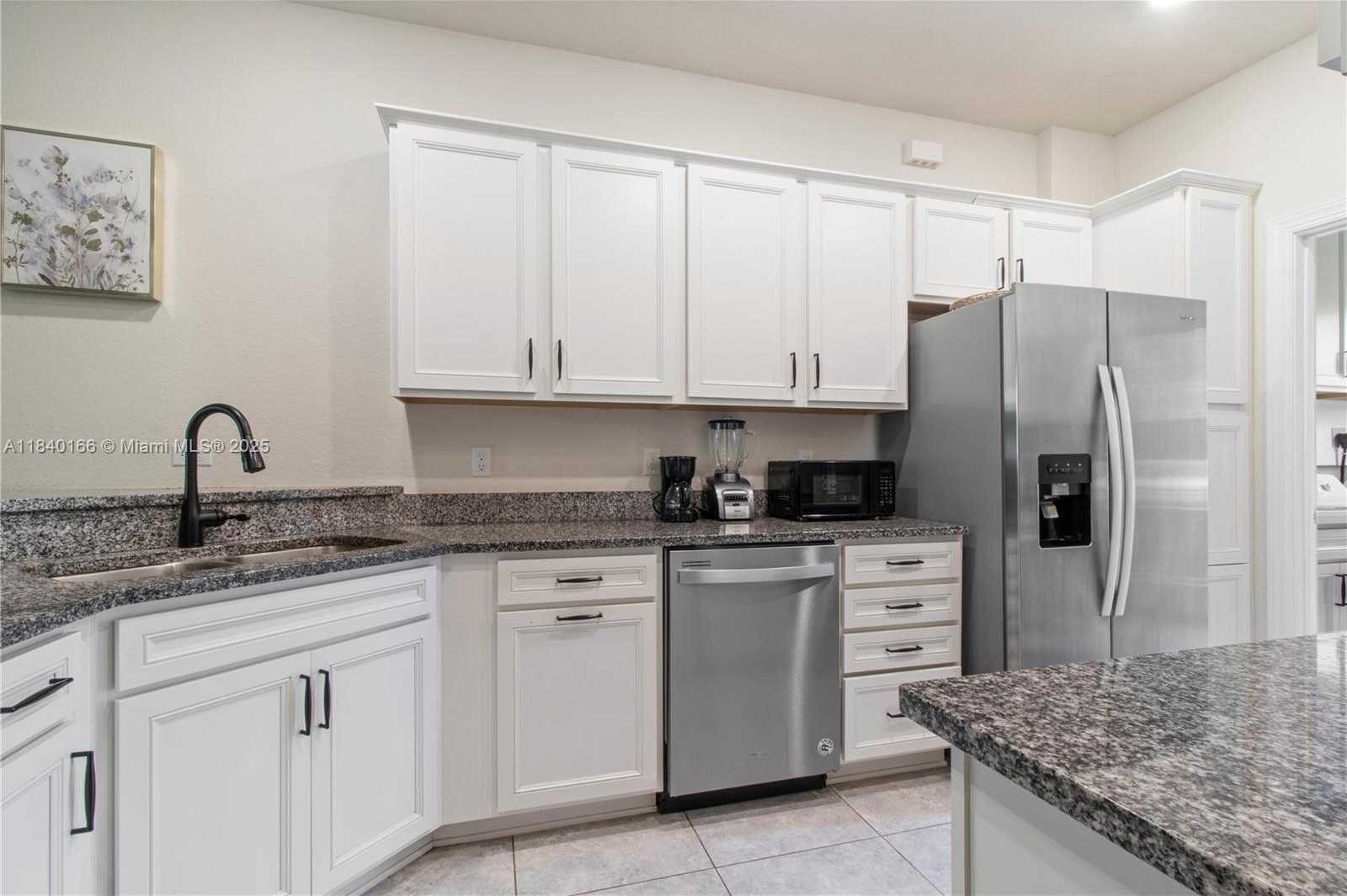 Small Image of 5140 EUCALYPTUS DR #3, Hollywood Number 5