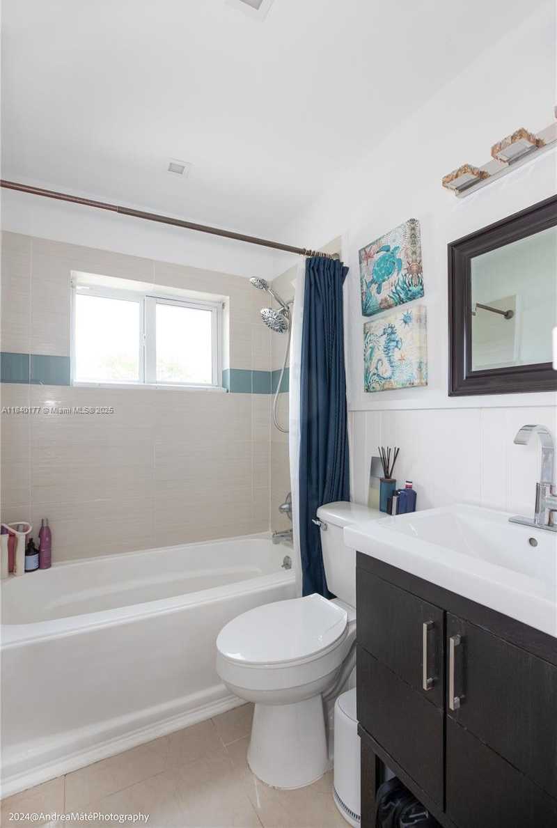 Small Image of 5901 NORTH EAST 4TH AVE #1, Oakland Park Number 3