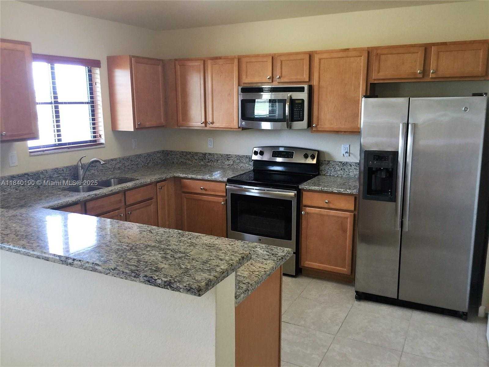 Small Image of 22301 SW 88th Pl, Cutler Bay, FL 33190, USA Number 2