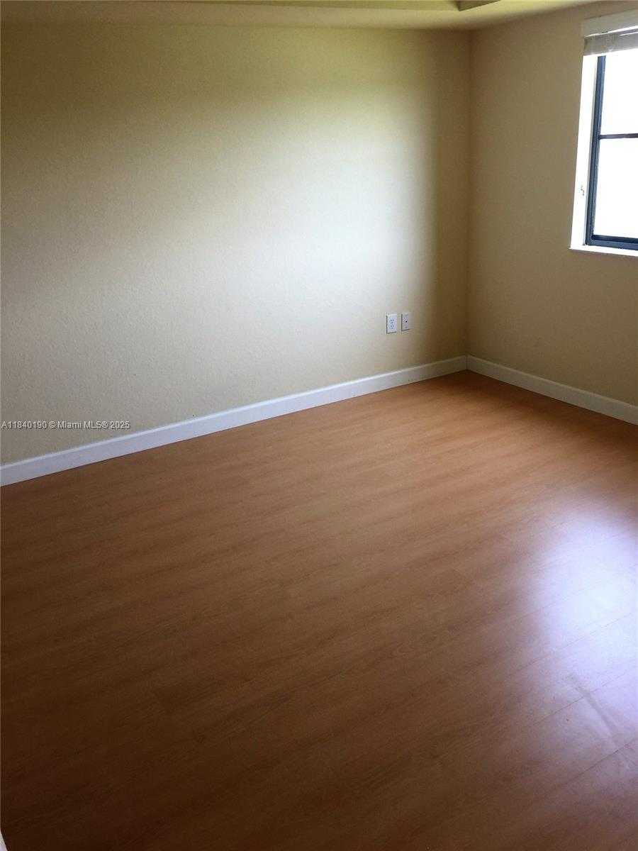 Small Image of 22301 SW 88th Pl, Cutler Bay, FL 33190, USA Number 4