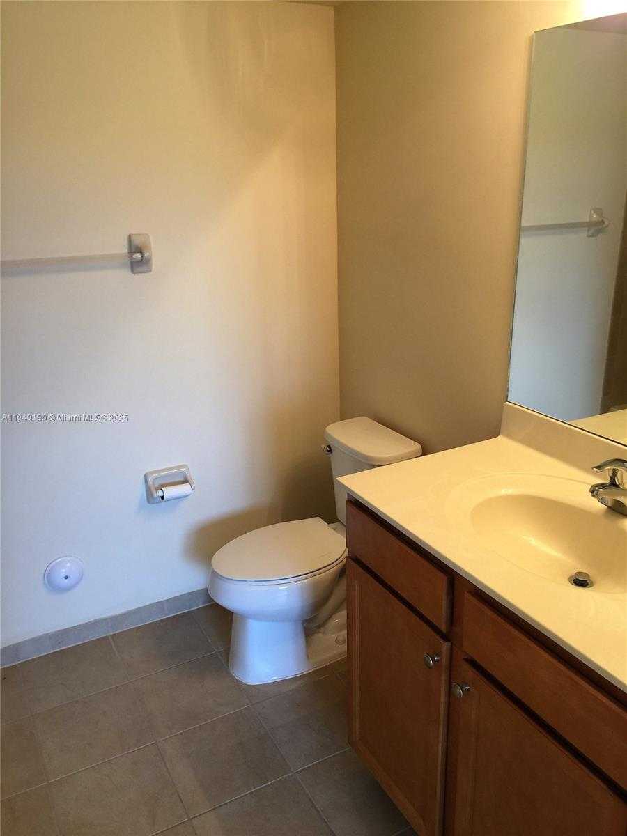 Small Image of 22301 SW 88th Pl, Cutler Bay, FL 33190, USA Number 6