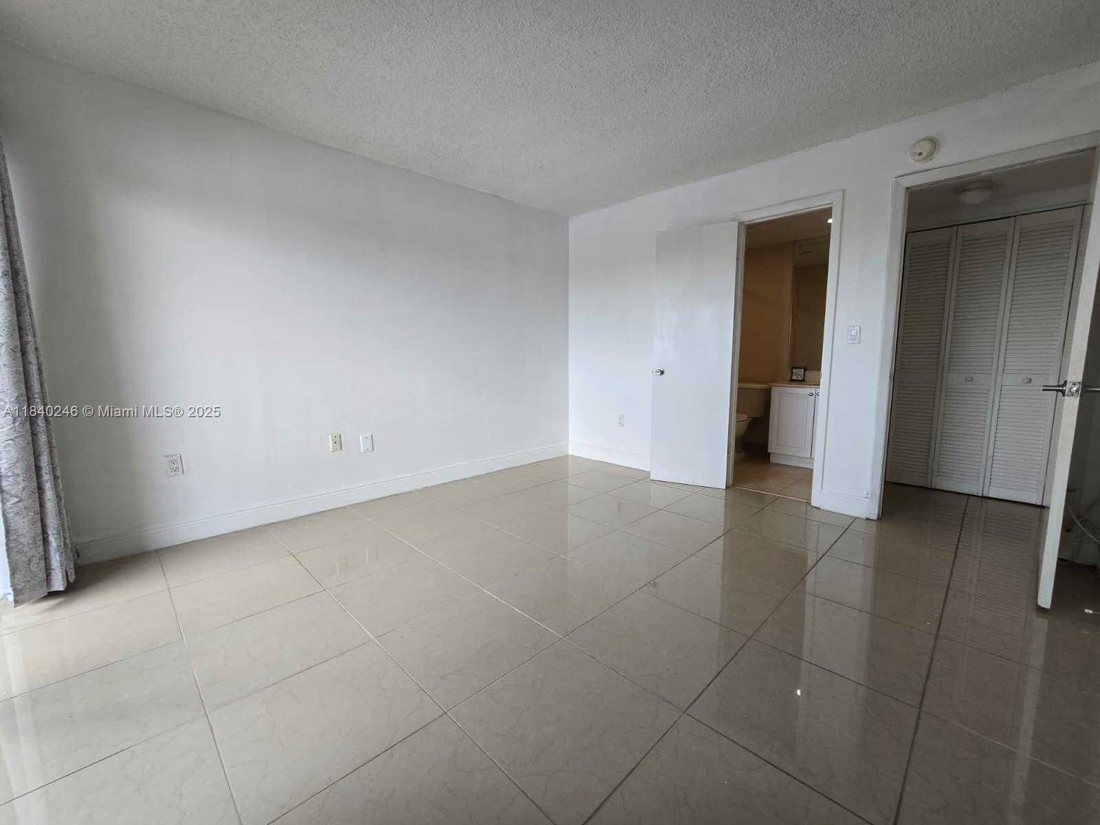 Small Image of 9351 FONTAINEBLEAU BLVD #B416, Miami Number 17