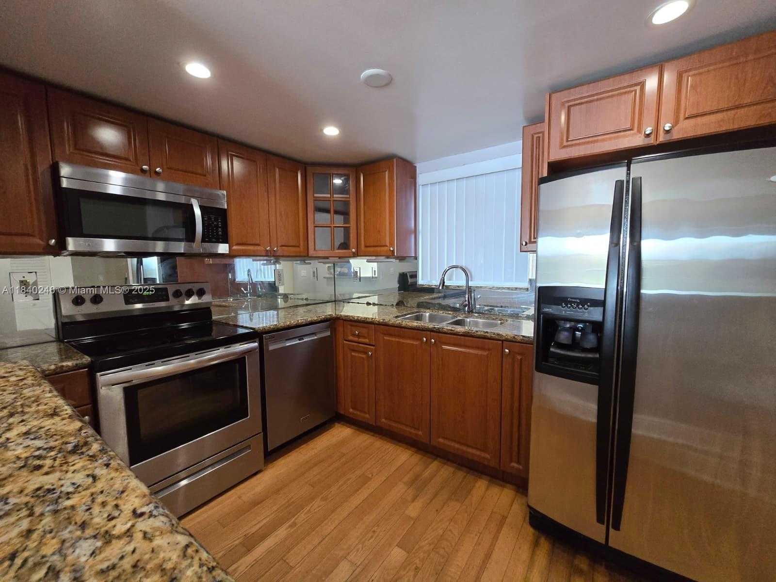 Small Image of 9351 FONTAINEBLEAU BLVD #B416, Miami Number 7