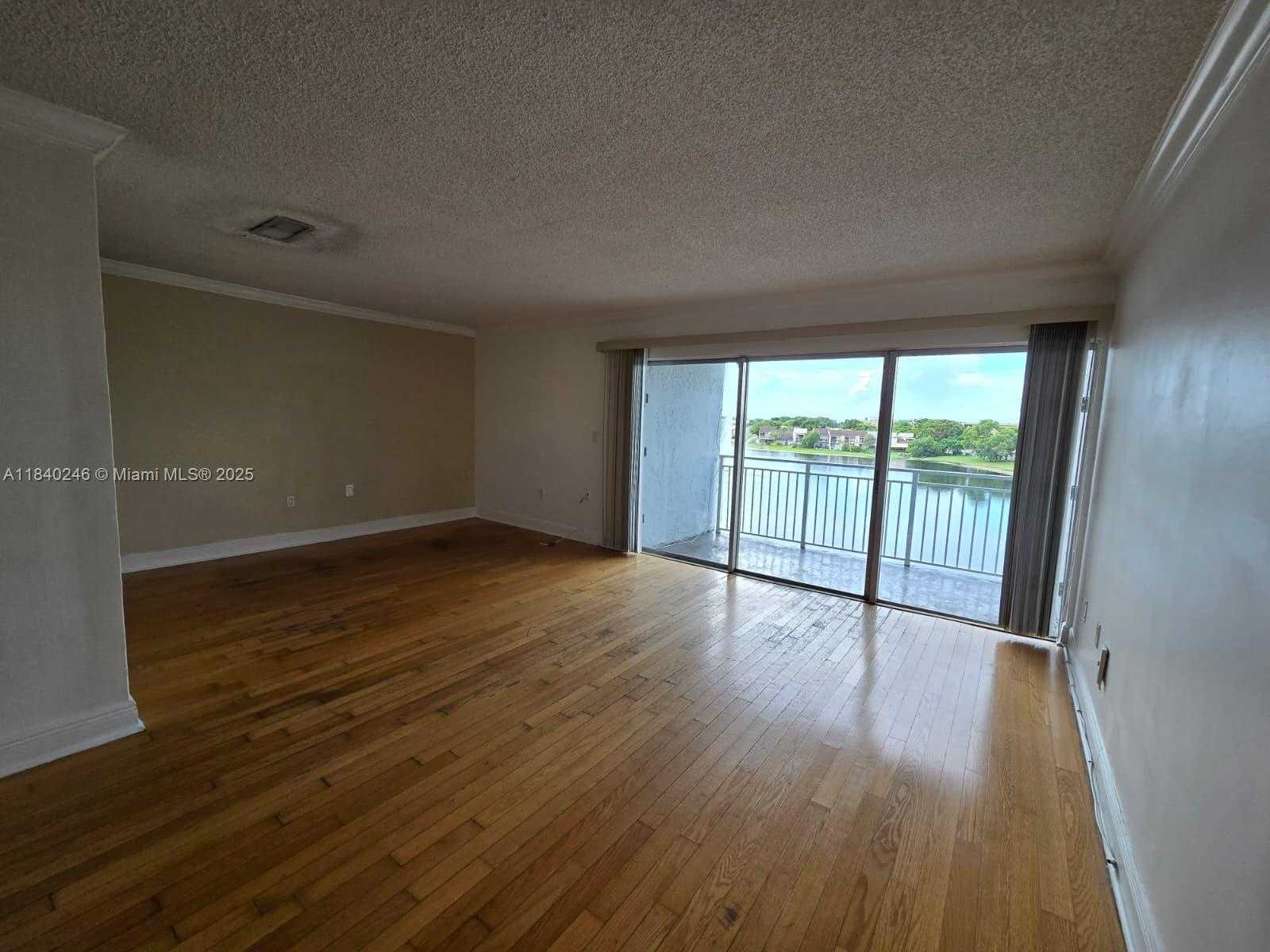Small Image of 9351 FONTAINEBLEAU BLVD #B416, Miami Number 9