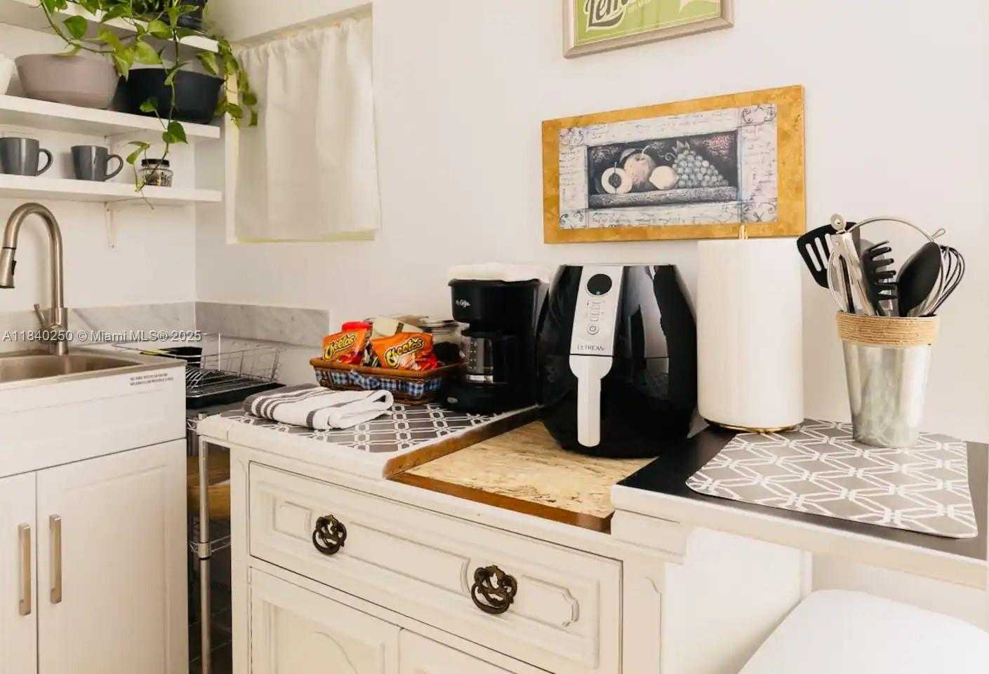 Small Image of 2221 SOUTH WEST 26TH LN #2, Miami Number 8