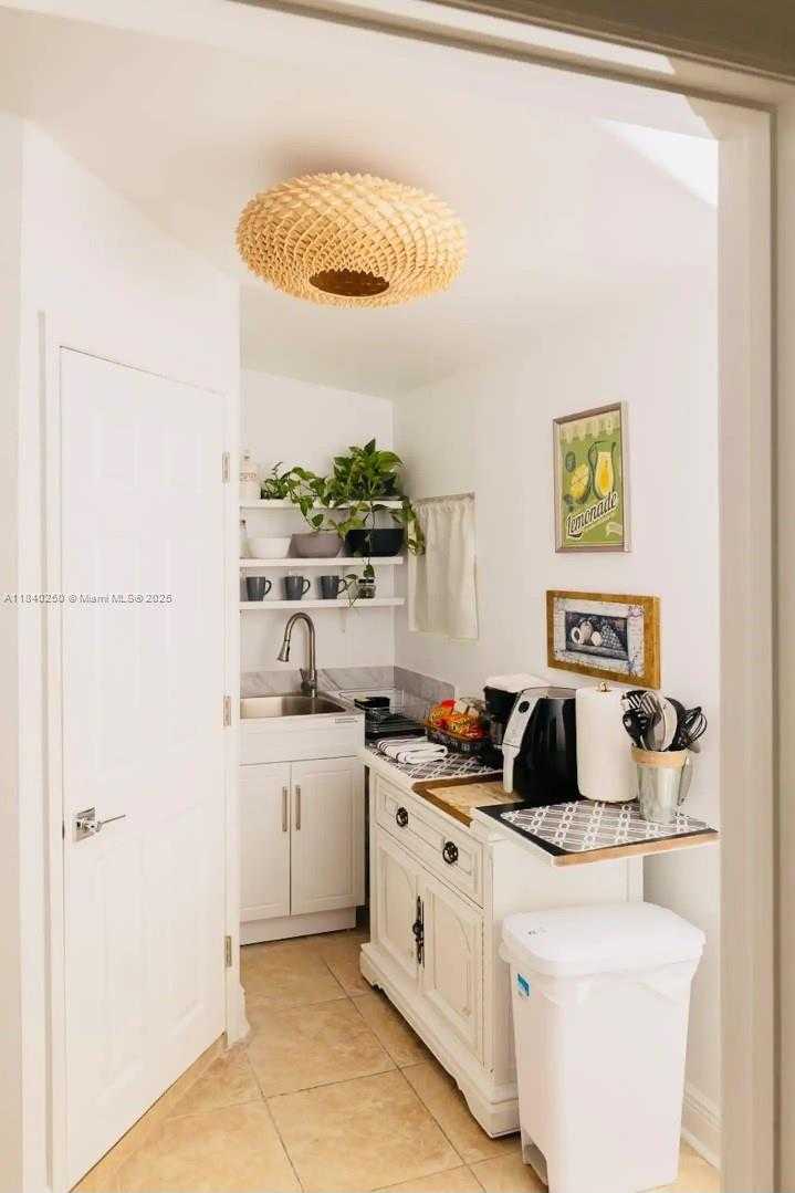 Small Image of 2221 SOUTH WEST 26TH LN #2, Miami Number 9