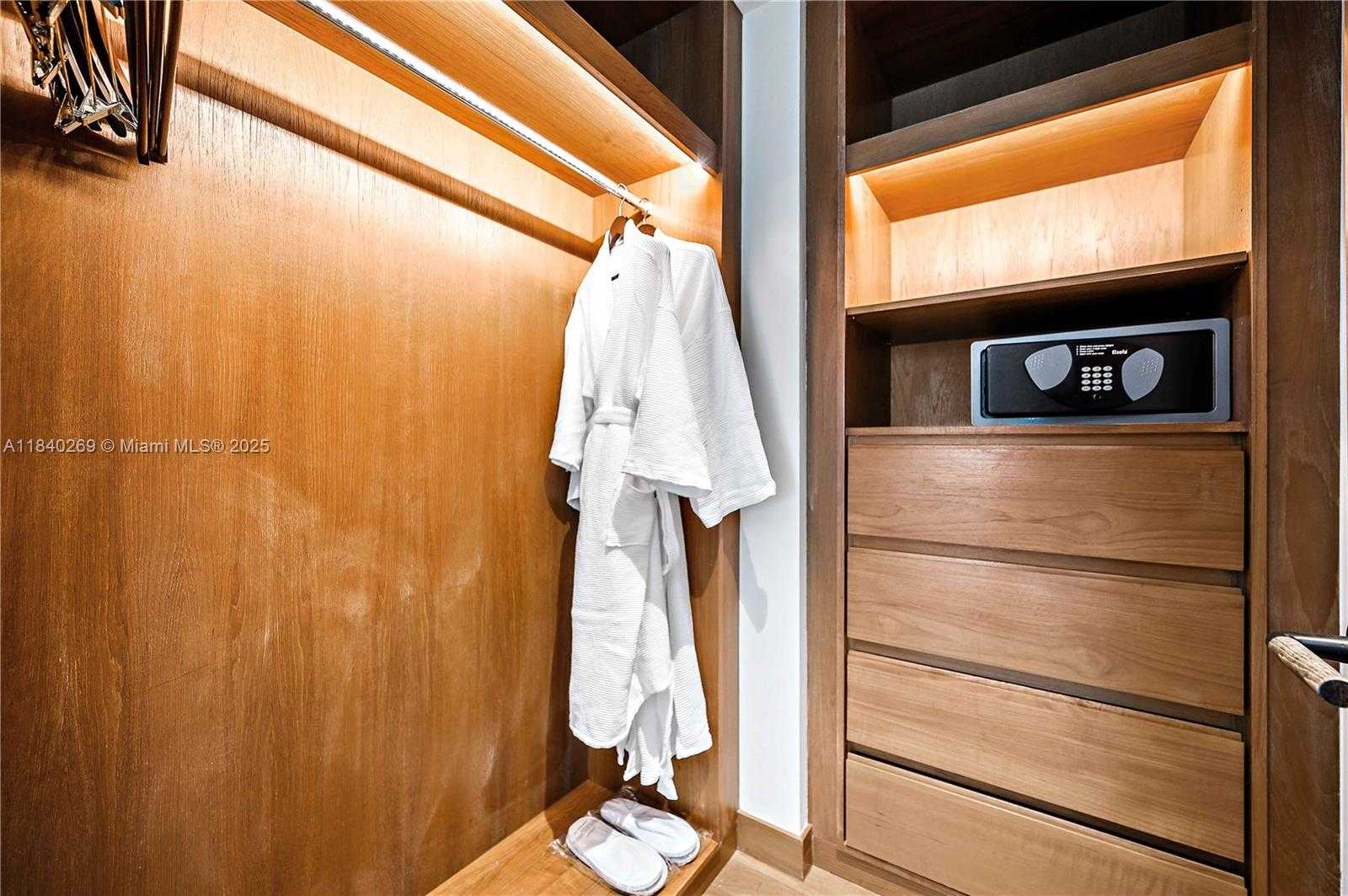Small Image of 101 20TH ST #3504, Miami Beach Number 19