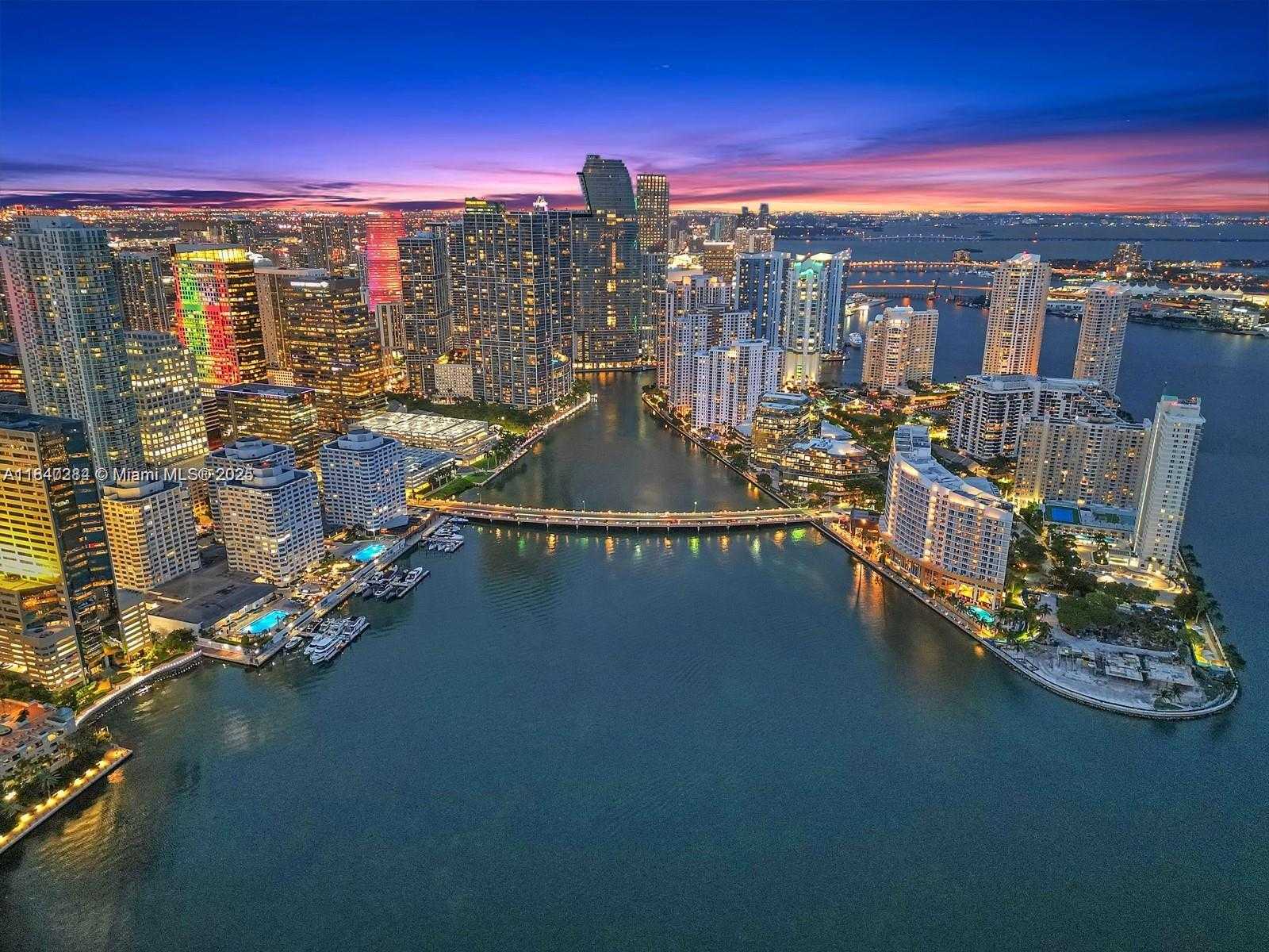 Small Image of 848 BRICKELL KEY DR #3905, Miami Number 58