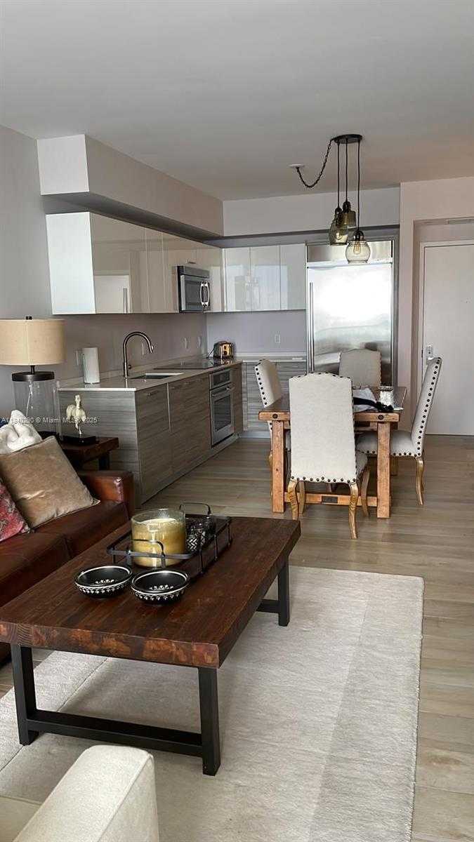 Small Image of 1300 BRICKELL BAY DR #1808, Miami Number 16