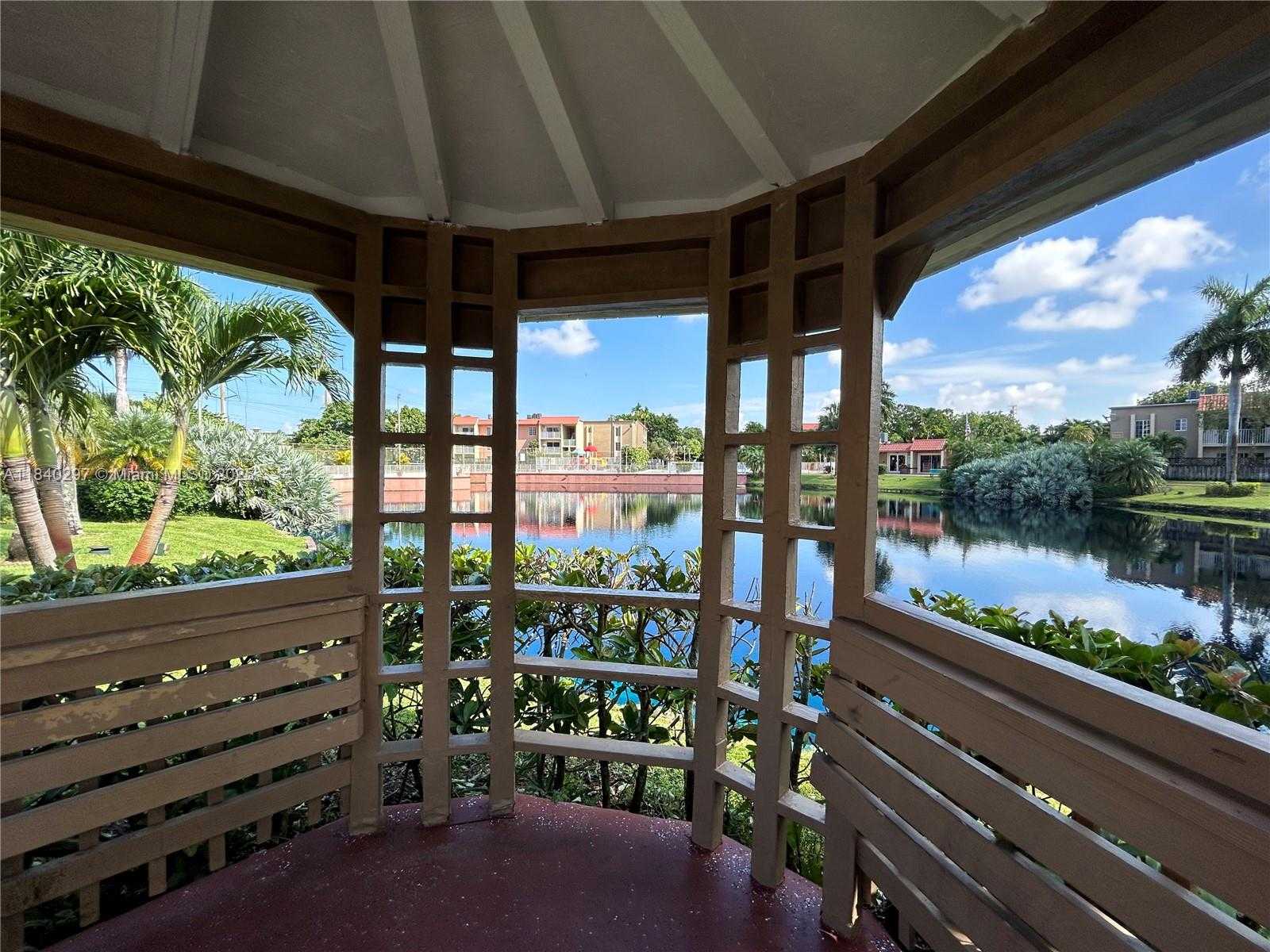 Small Image of 5221 GENEVA WAY #107, Doral Number 13