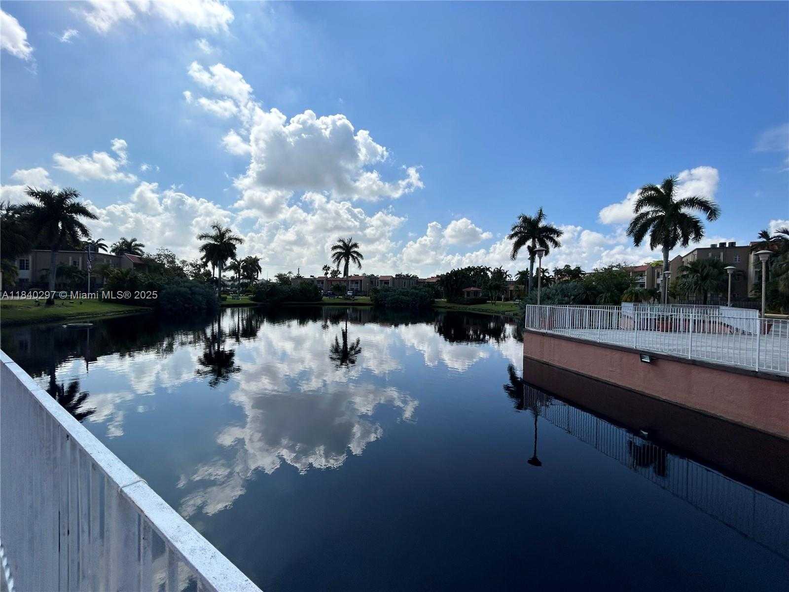 Small Image of 5221 GENEVA WAY #107, Doral Number 16