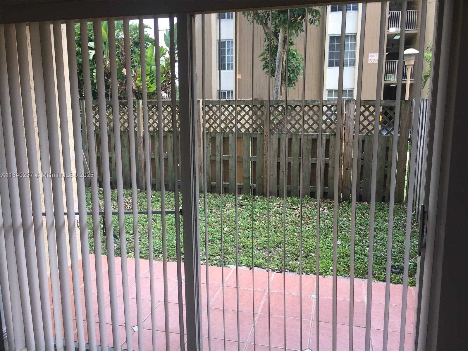 Small Image of 5221 GENEVA WAY #107, Doral Number 3