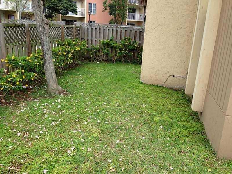 Small Image of 5221 GENEVA WAY #107, Doral Number 4