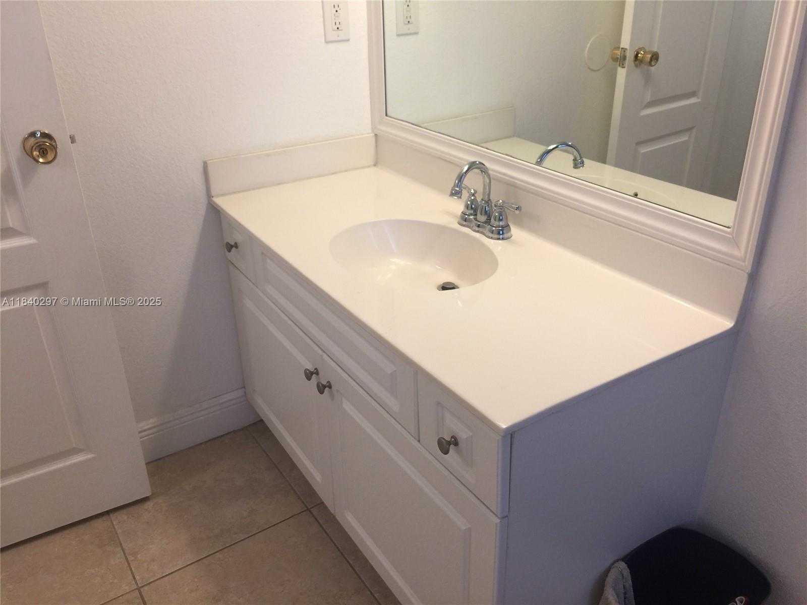 Small Image of 5221 GENEVA WAY #107, Doral Number 5