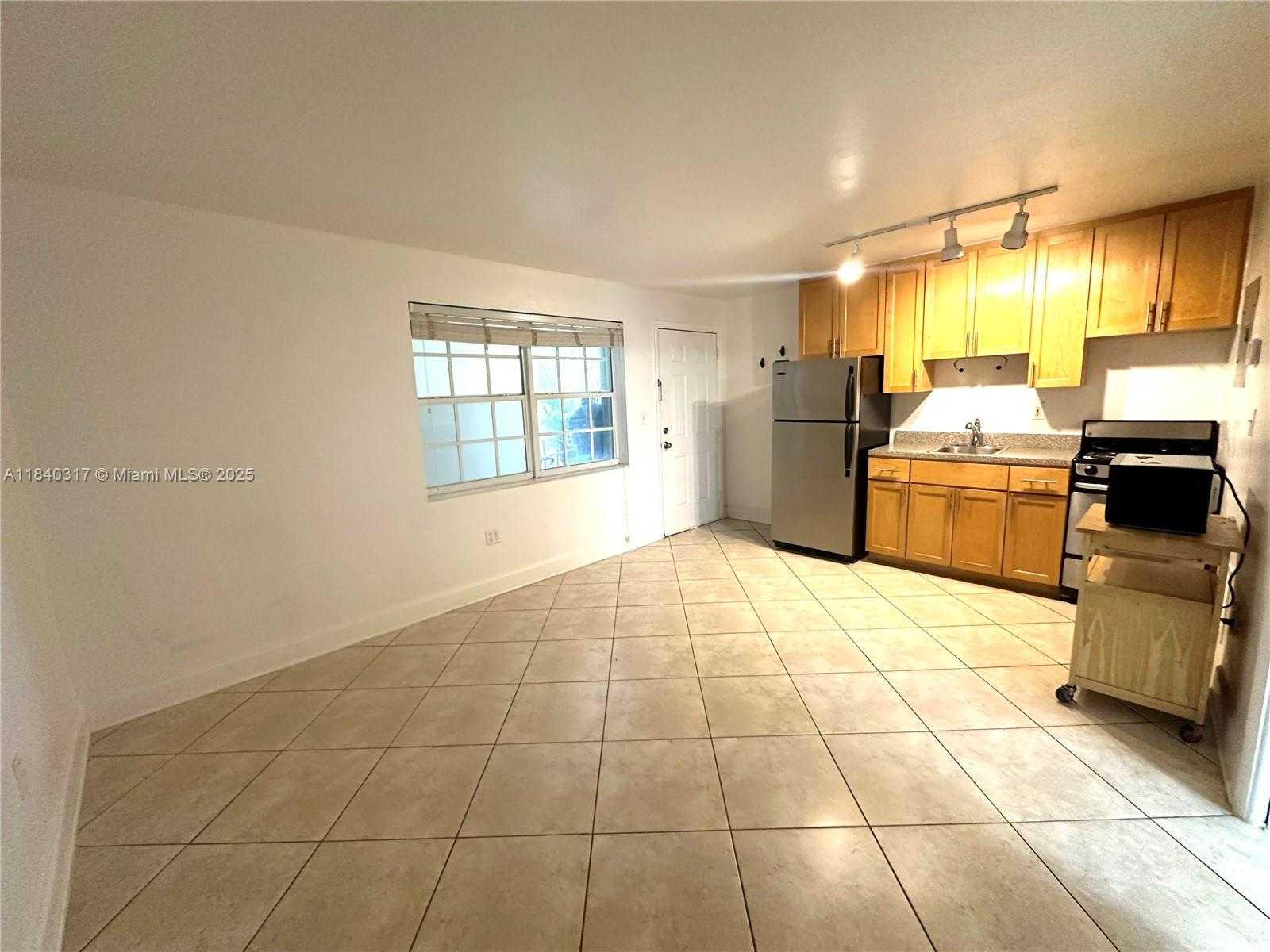 Small Image of 345 MICHIGAN AVE #37, Miami Beach Number 1