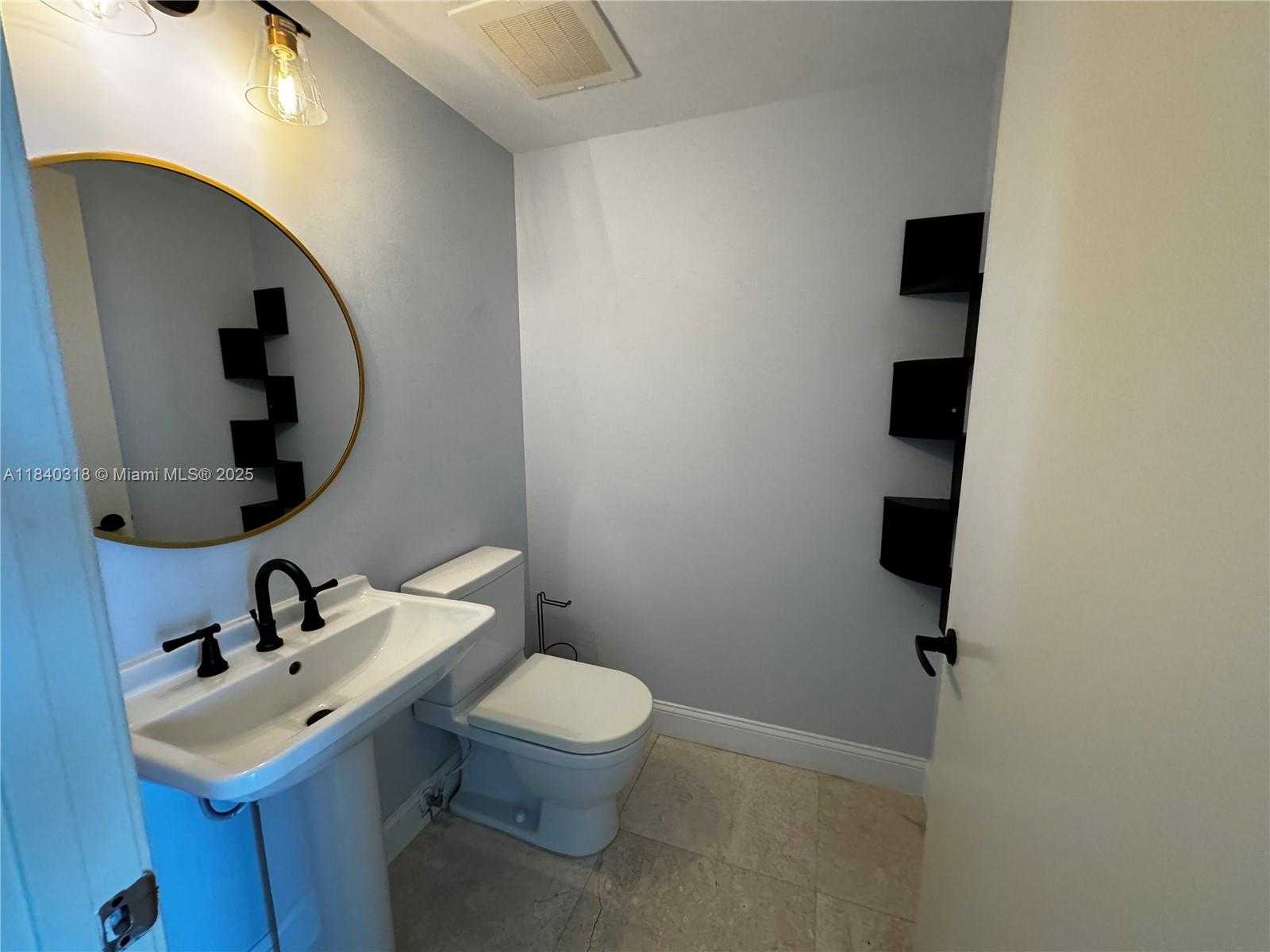 Small Image of 185 SOUTH WEST 7TH ST #1809, Miami Number 2