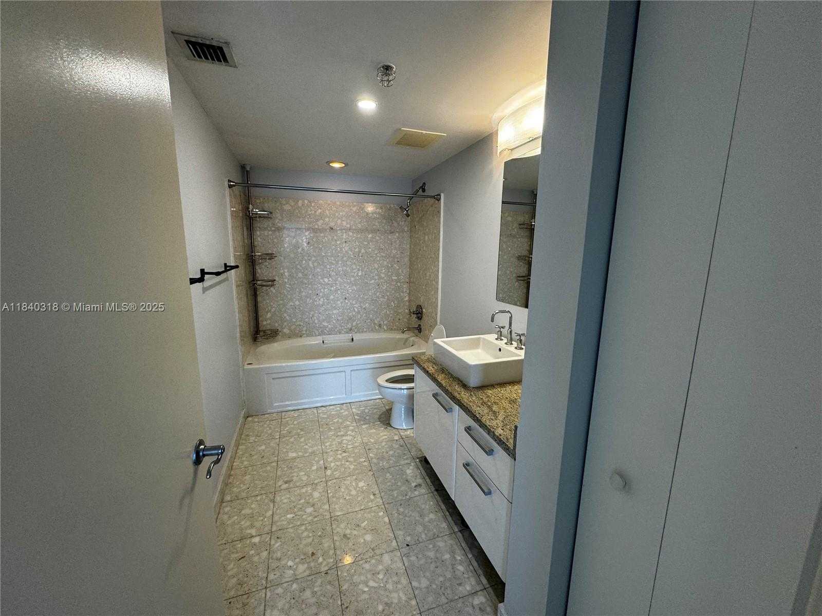 Small Image of 185 SOUTH WEST 7TH ST #1809, Miami Number 9