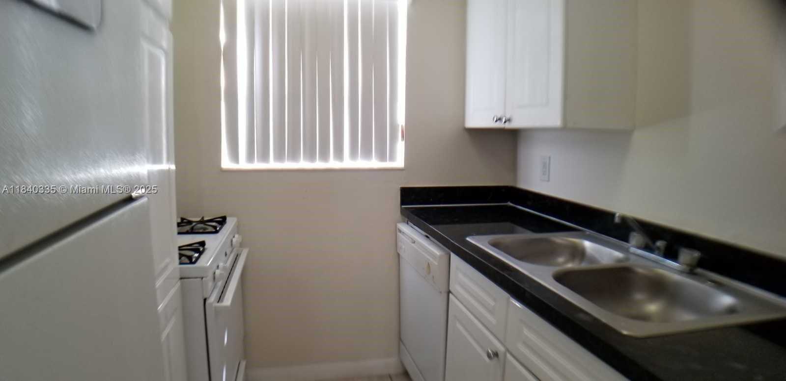 Small Image of 7625 HARDING AVE #14A, Miami Beach Number 10