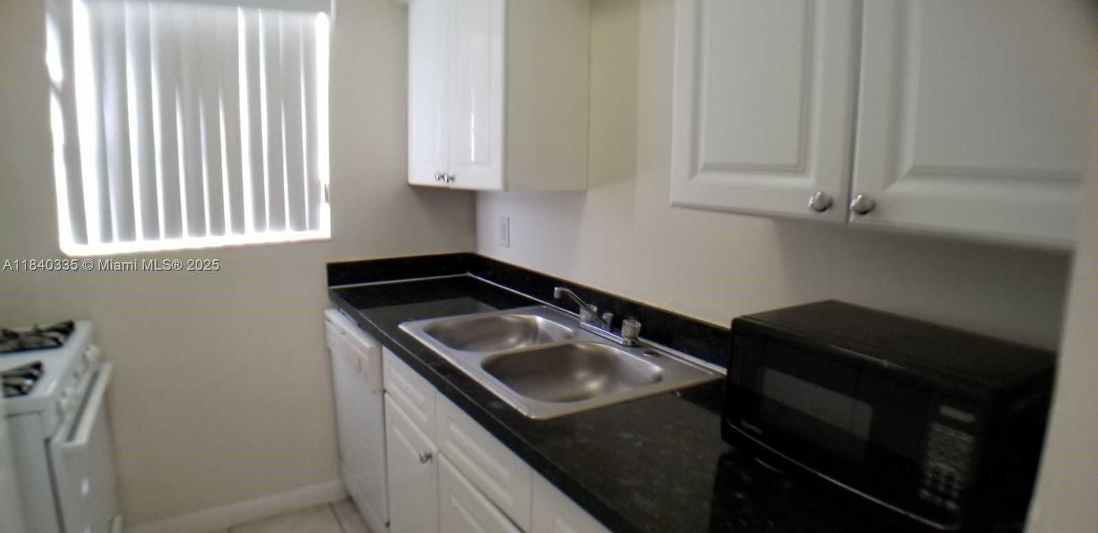 Small Image of 7625 HARDING AVE #14A, Miami Beach Number 11