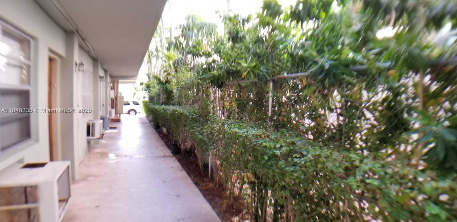 Small Image of 7625 HARDING AVE #14A, Miami Beach Number 3