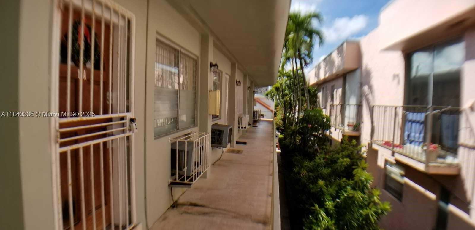 Small Image of 7625 HARDING AVE #14A, Miami Beach Number 4