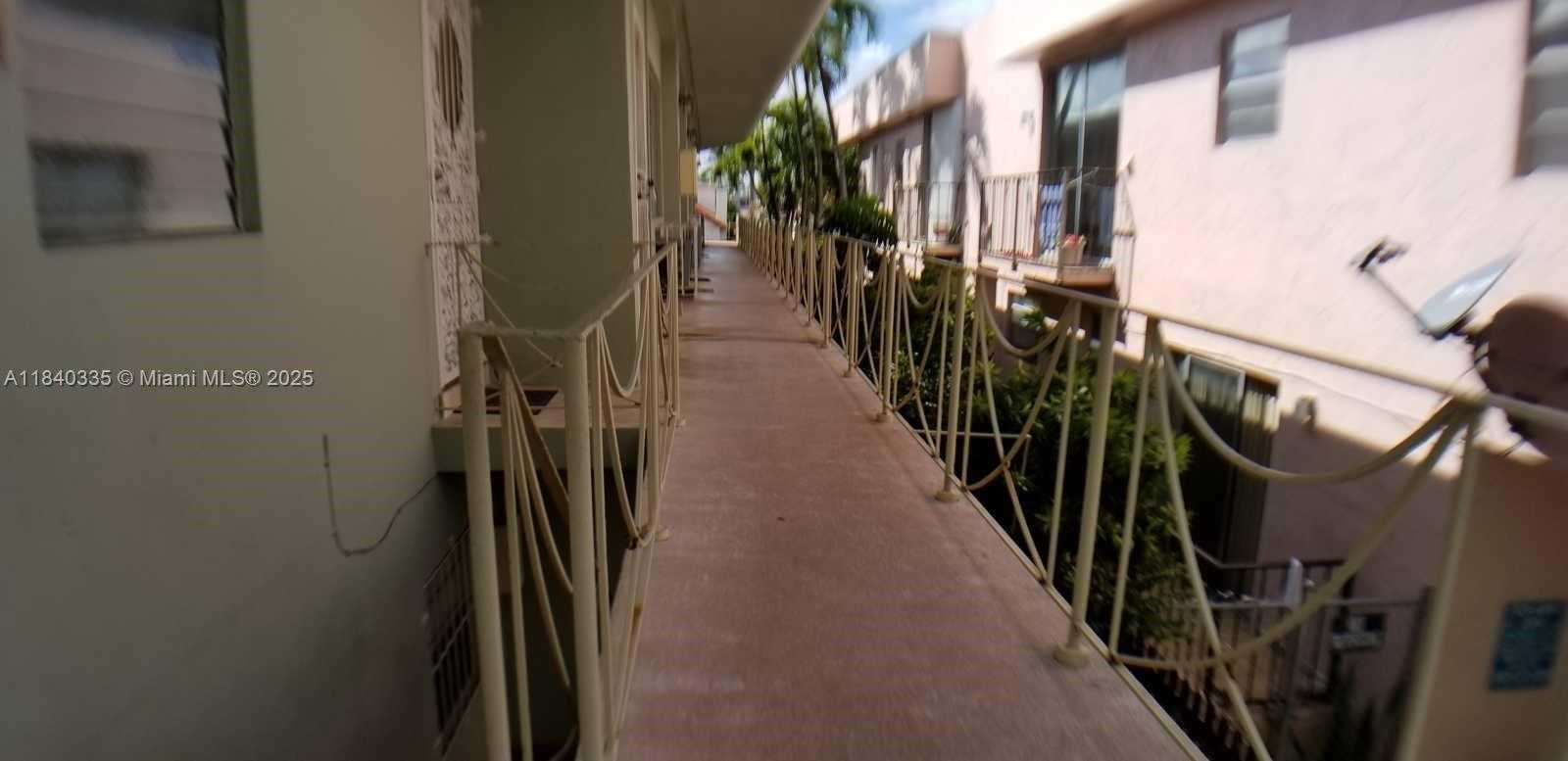 Small Image of 7625 HARDING AVE #14A, Miami Beach Number 5