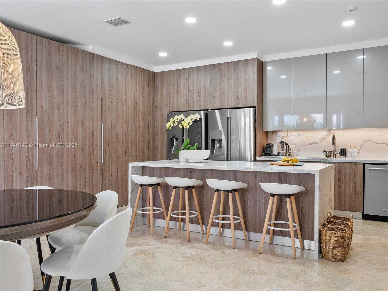 Small Image of 3981 194TH LN #3981, Sunny Isles Beach Number 12