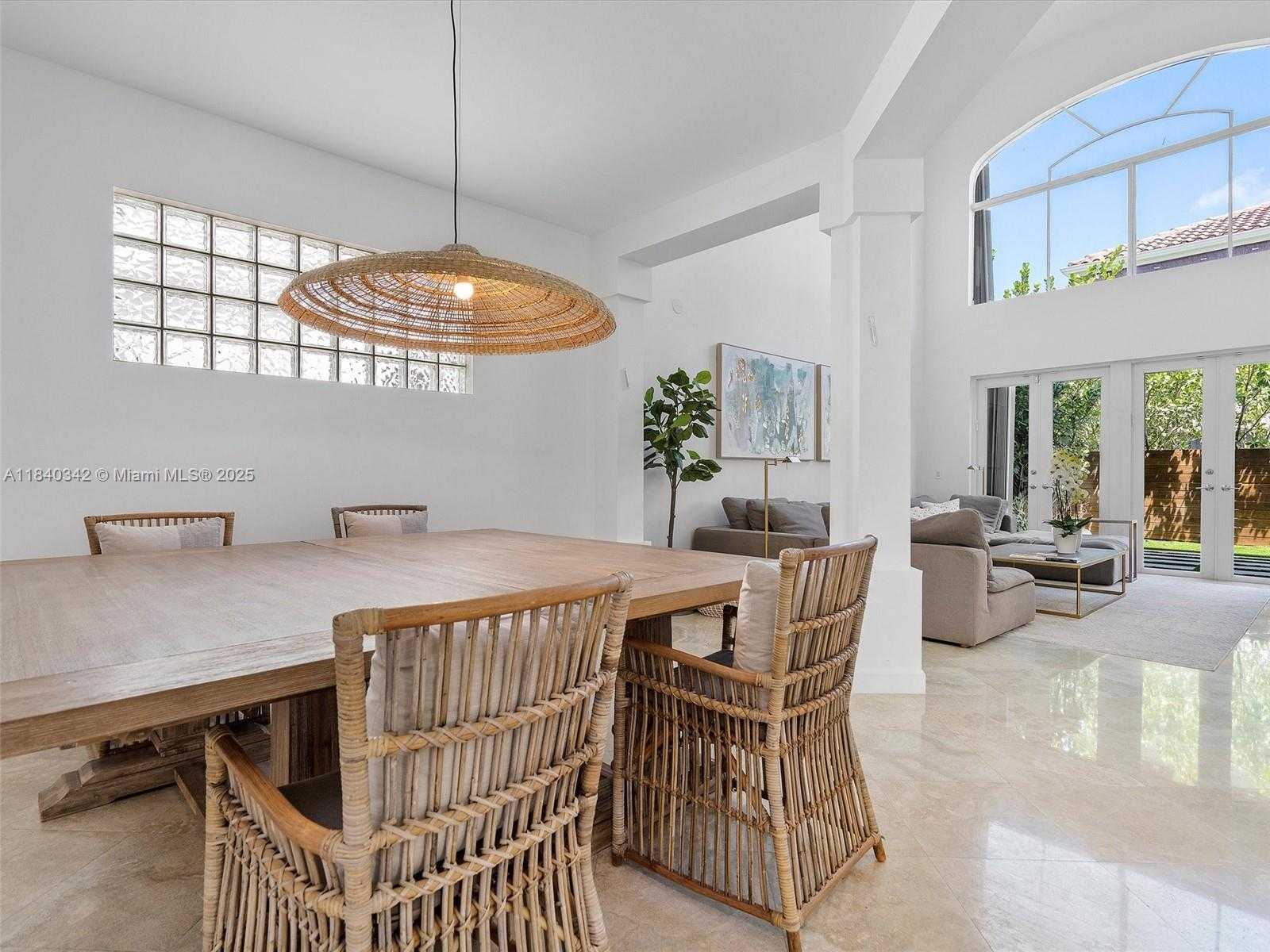 Small Image of 3981 194TH LN #3981, Sunny Isles Beach Number 18