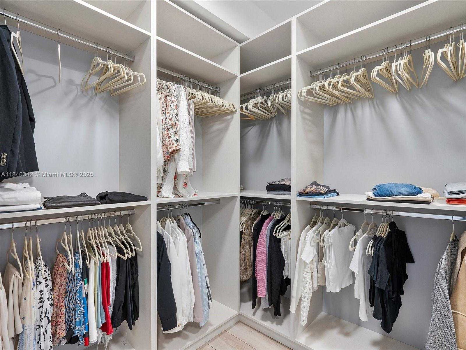 Small Image of 3981 194TH LN #3981, Sunny Isles Beach Number 26