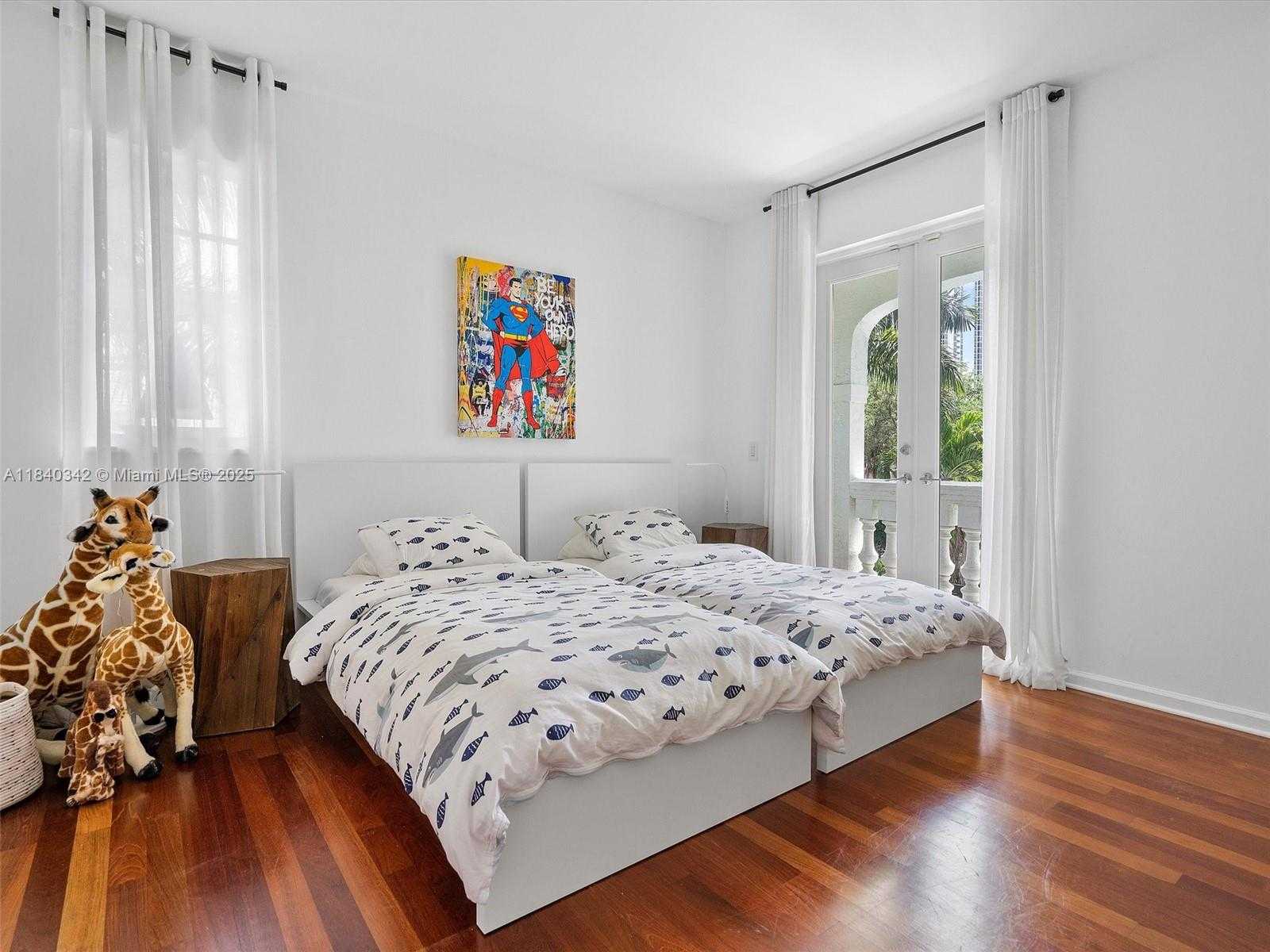 Small Image of 3981 194TH LN #3981, Sunny Isles Beach Number 34