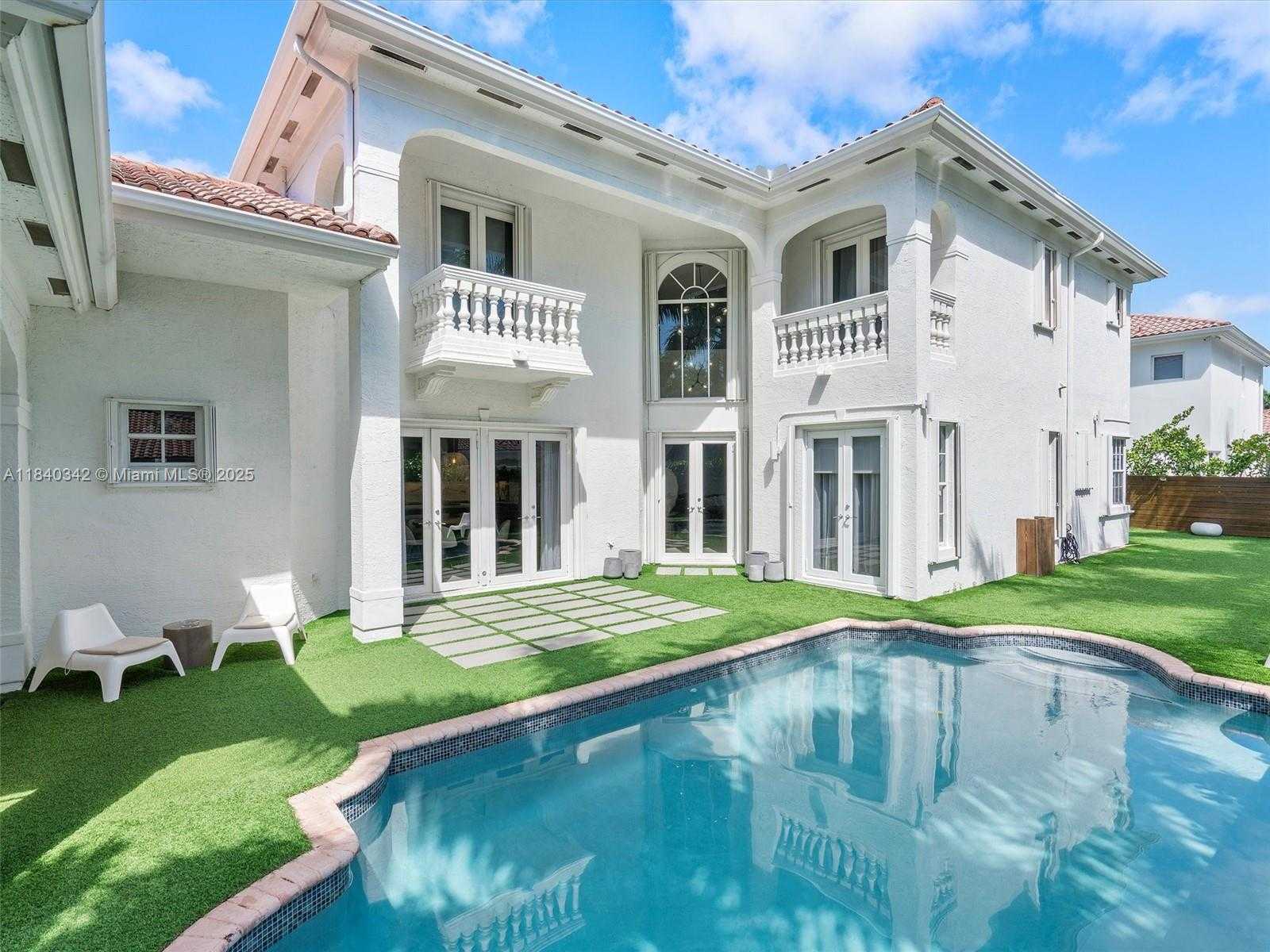 Small Image of 3981 194TH LN #3981, Sunny Isles Beach Number 42