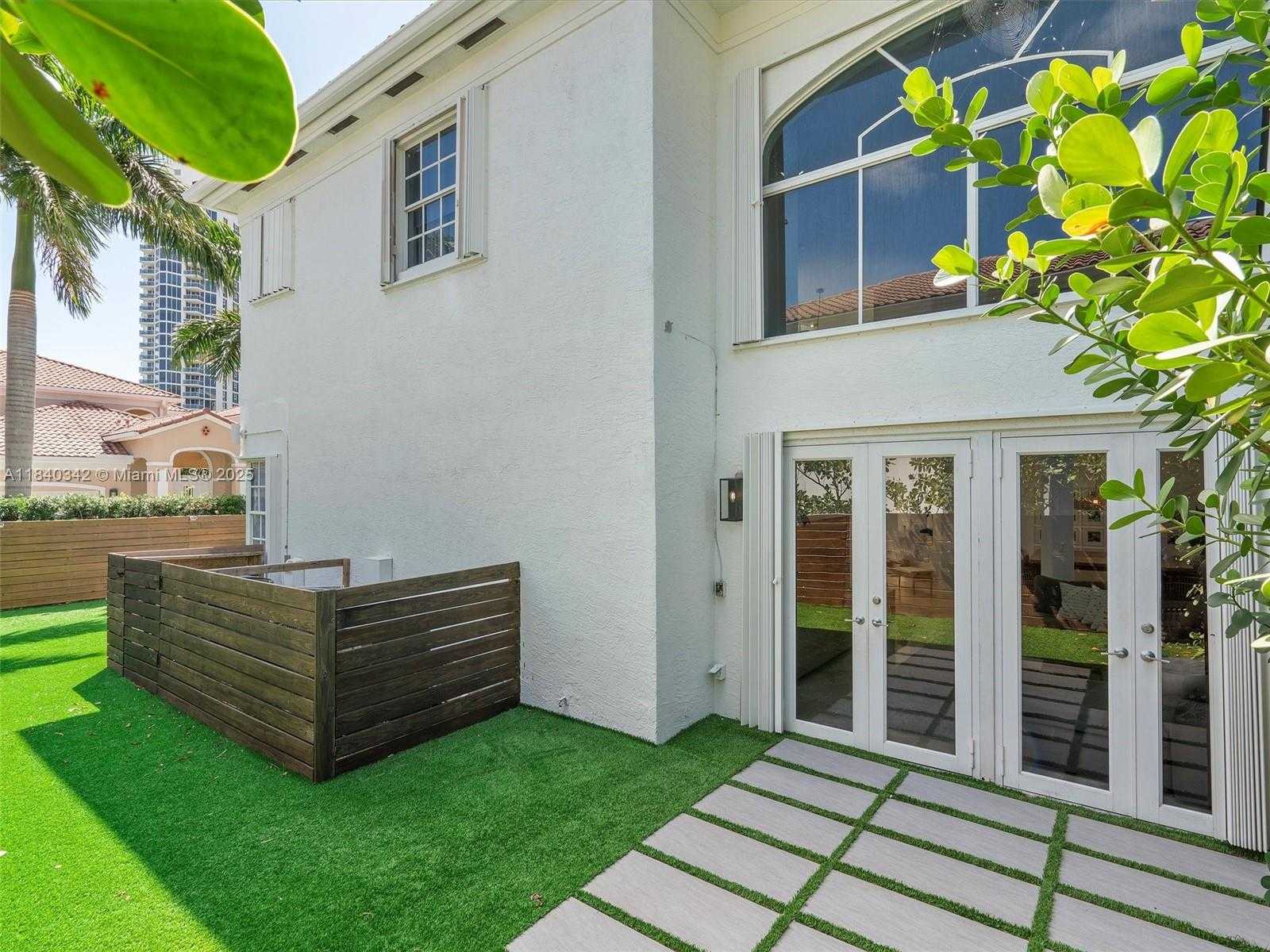 Small Image of 3981 194TH LN #3981, Sunny Isles Beach Number 46