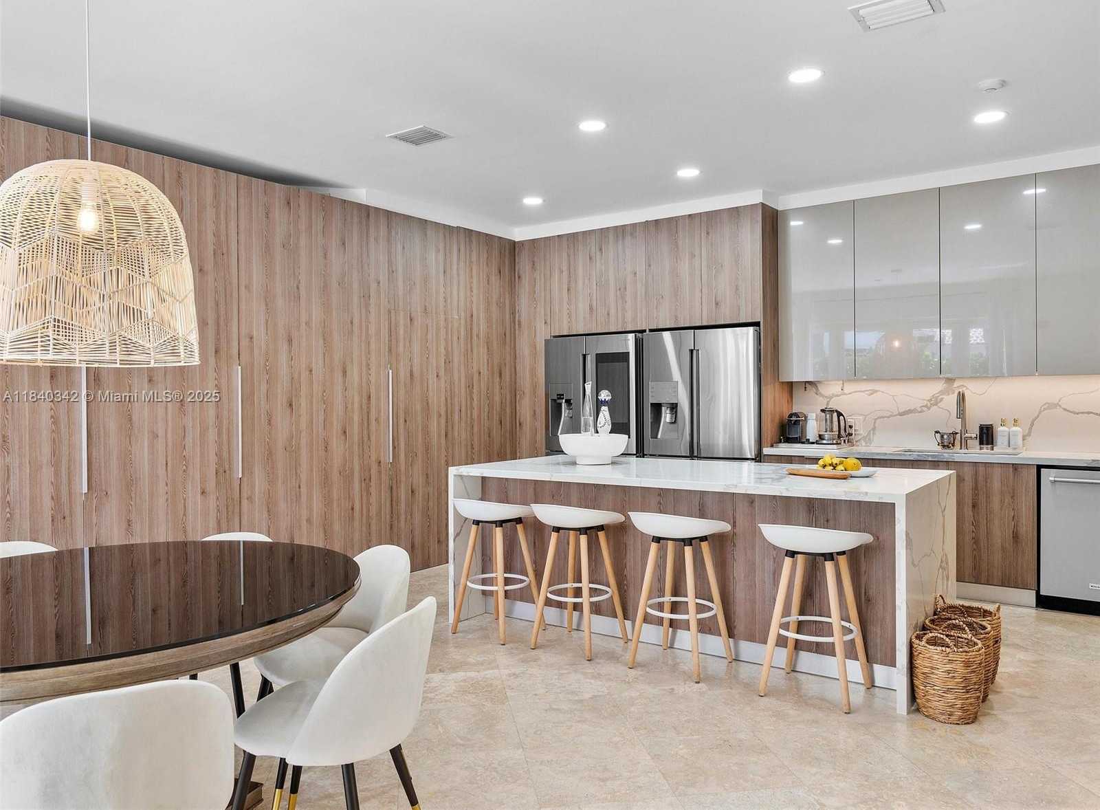 Small Image of 3981 194TH LN #3981, Sunny Isles Beach Number 5
