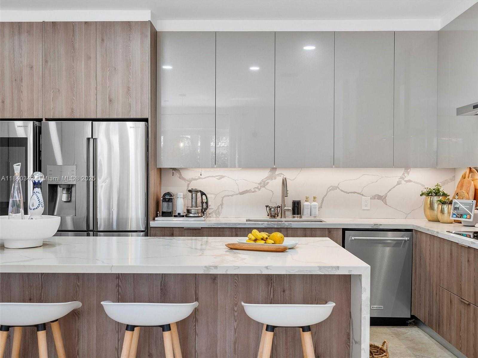 Small Image of 3981 194TH LN #3981, Sunny Isles Beach Number 6