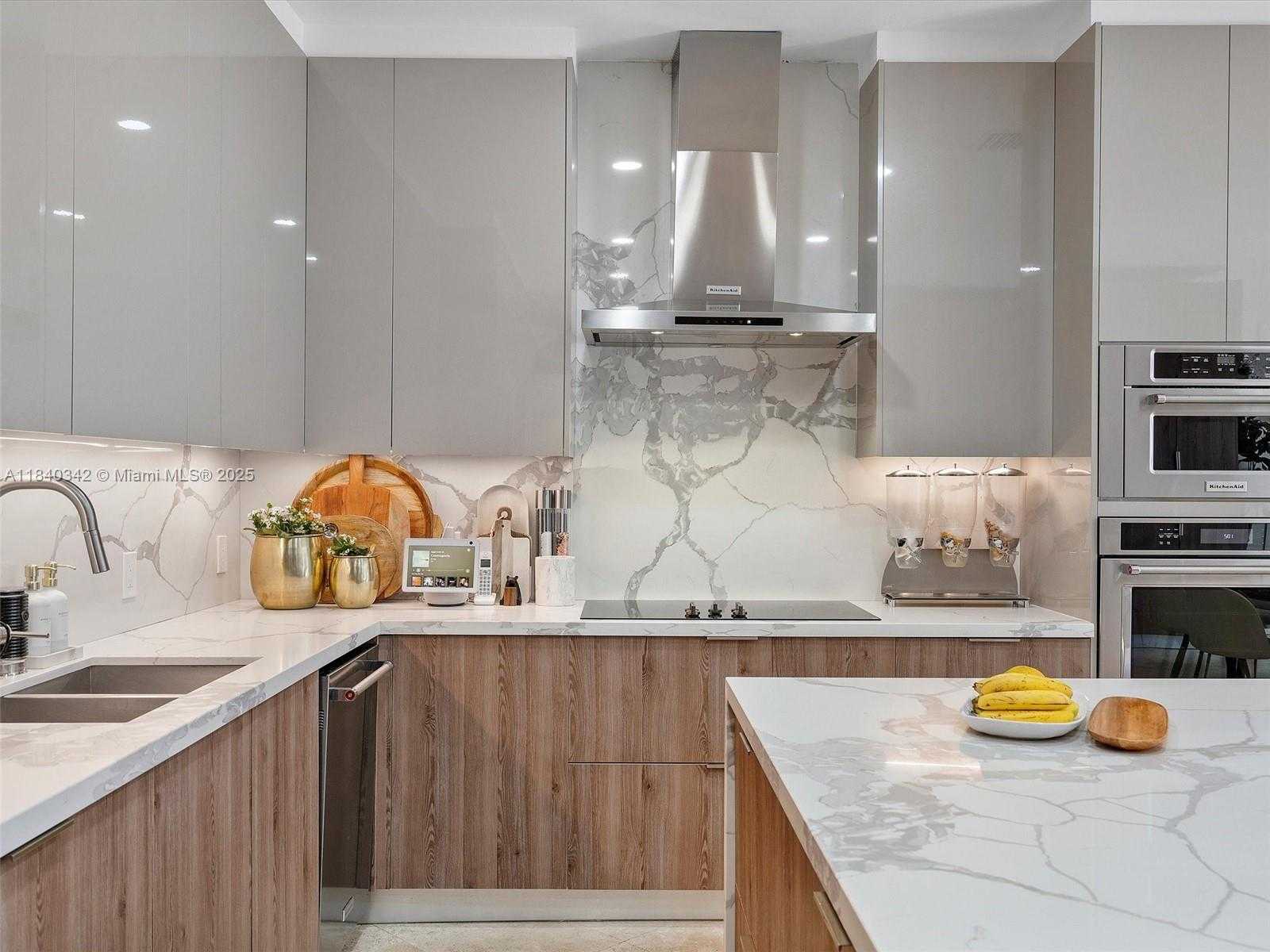 Small Image of 3981 194TH LN #3981, Sunny Isles Beach Number 8