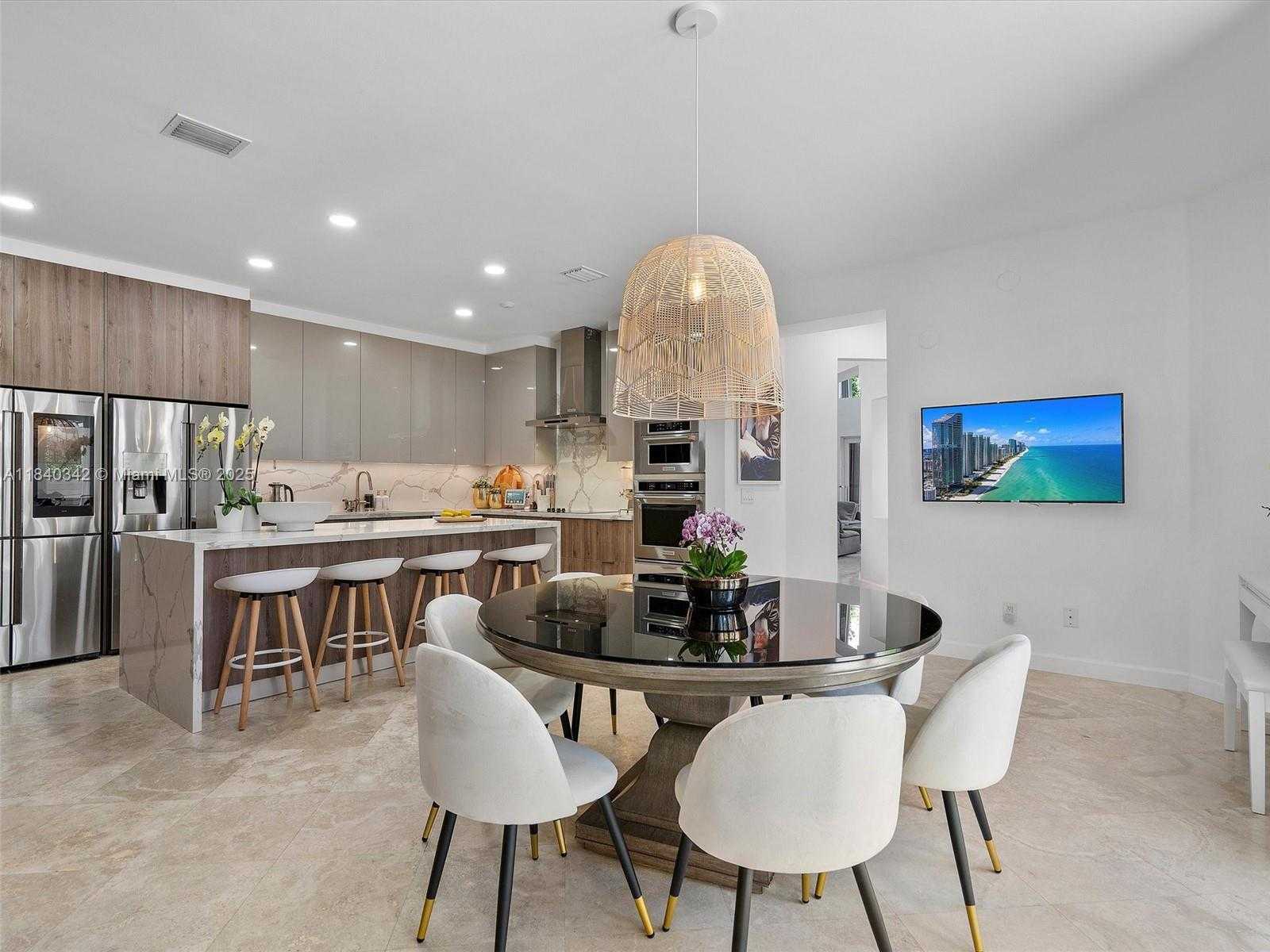 Small Image of 3981 194TH LN #3981, Sunny Isles Beach Number 9