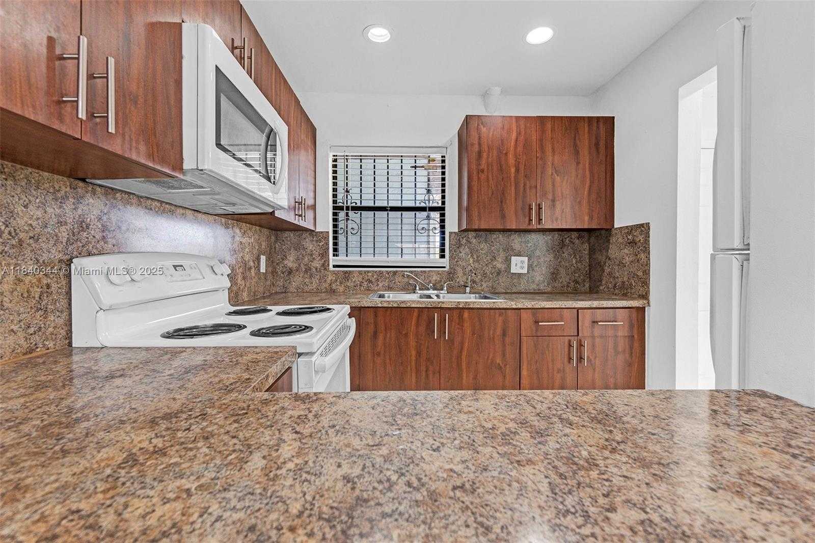 Small Image of 6215 WEST 24TH AVE #203-7, Hialeah Number 5