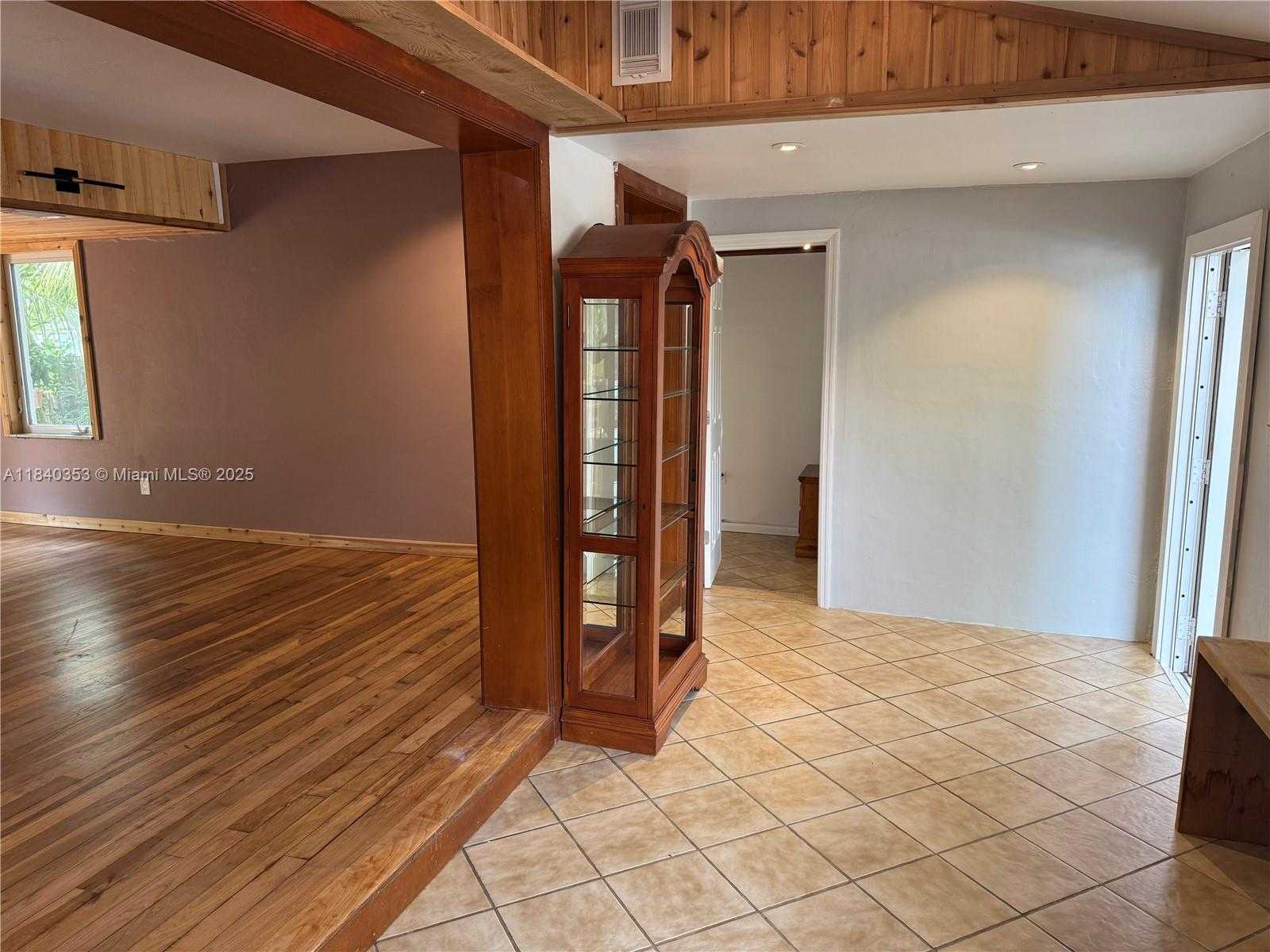 Small Image of 612 SOUTH WEST 11TH CT #612, Fort Lauderdale Number 5
