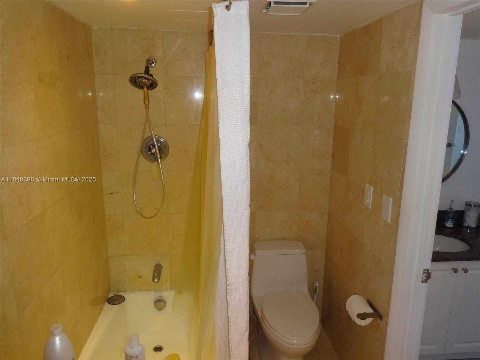 Small Image of 3475 NORTH COUNTRY CLUB DR #814, Aventura Number 13