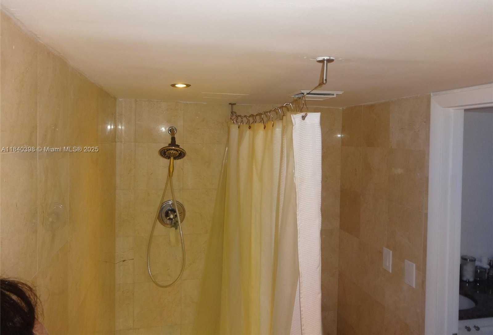 Small Image of 3475 NORTH COUNTRY CLUB DR #814, Aventura Number 14