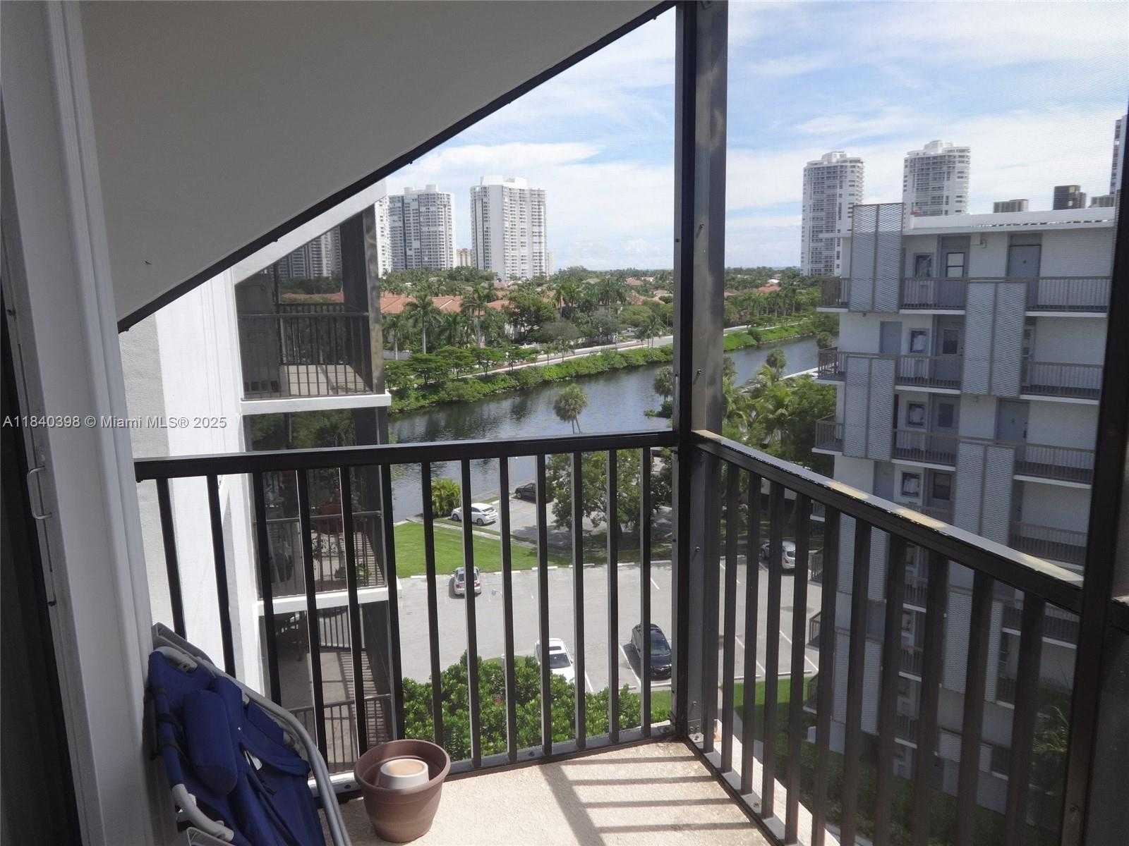 Small Image of 3475 NORTH COUNTRY CLUB DR #814, Aventura Number 17