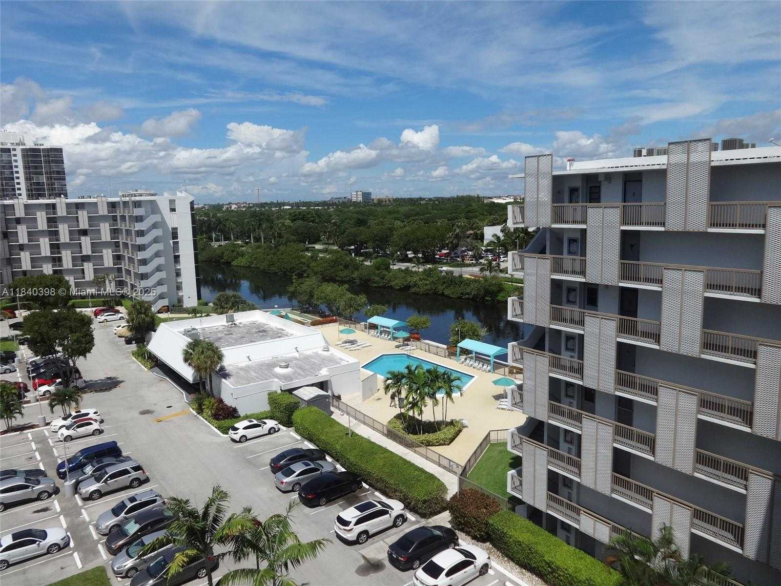 Small Image of 3475 NORTH COUNTRY CLUB DR #814, Aventura Number 23