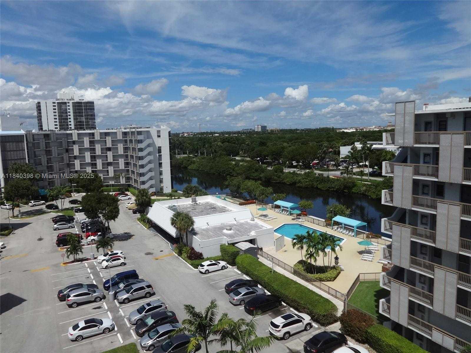 Small Image of 3475 NORTH COUNTRY CLUB DR #814, Aventura Number 24